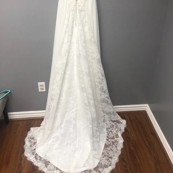 Sincerity by Justin Alexander Boho Wedding Dress - Picture 6 of 8